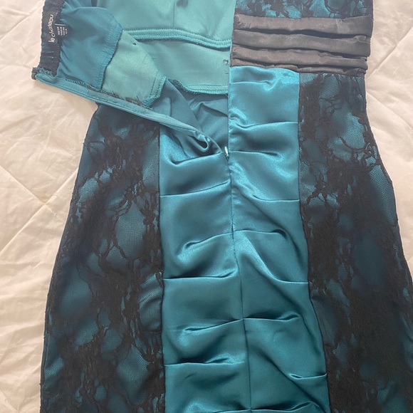 Dress - Picture 2 of 2